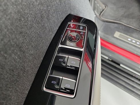 Certified 2025 Cadillac Escalade Sport Platinum w/ LPO, Floor Liner Package image 20