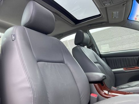 Used 2004 Toyota Camry XLE FWD image 23