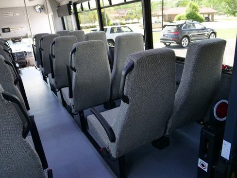 Used 2017 Ford F550 2WD Regular Cab Super Duty image 39