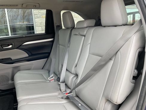 Used 2014 Toyota Highlander XLE image 33