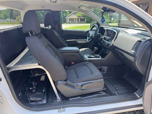 Used 2020 Chevrolet Colorado LT w/ Safety Package RWD image 11
