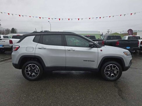New 2026 Jeep Compass Trailhawk image 6