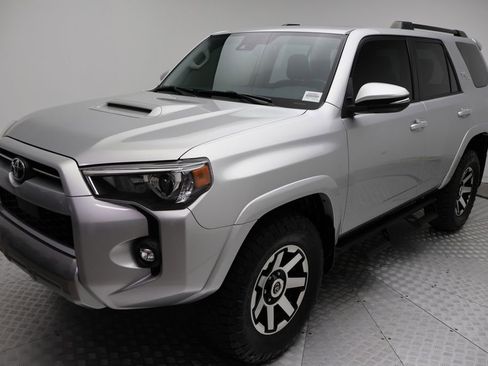 Certified 2023 Toyota 4Runner TRD Off-Road Premium w/ Moonroof Package AWD/4WD image 2