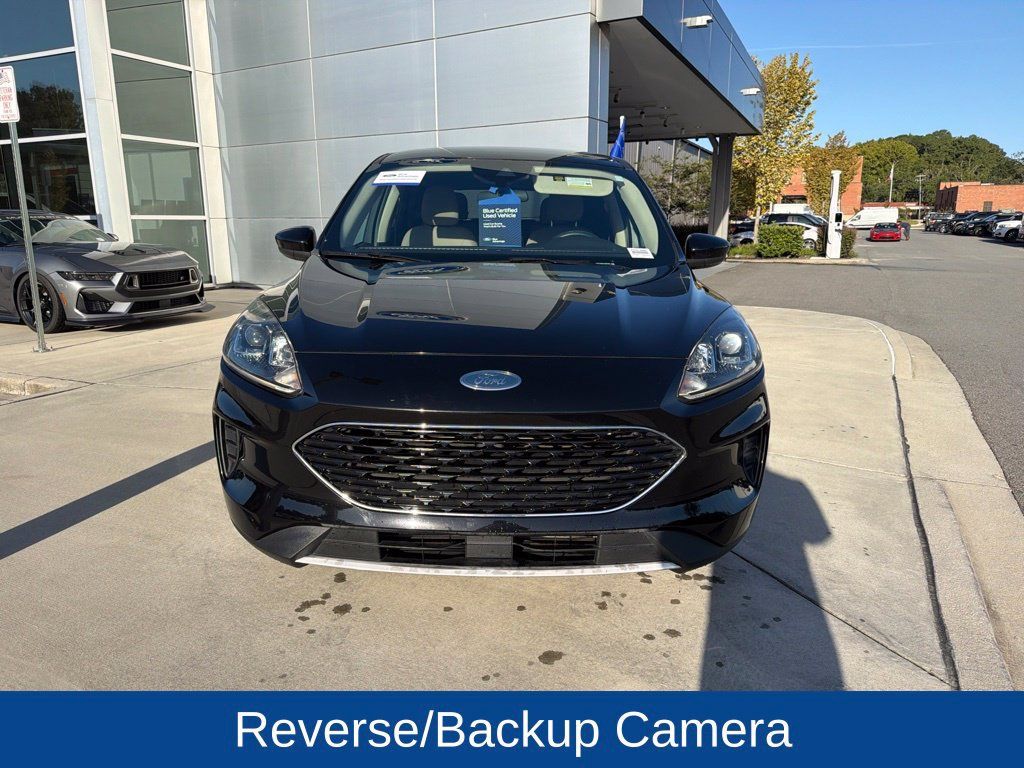 Used 2020 Ford Escape SE FWD image 3