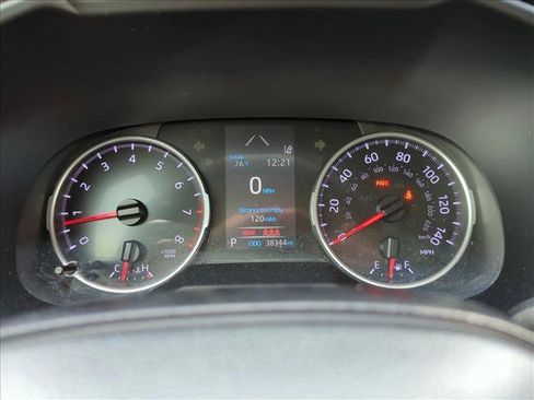 Used 2021 Toyota RAV4 LE image 9