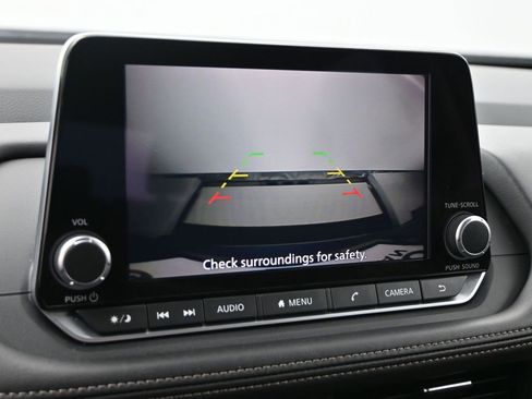 Used 2025 Nissan Rogue SV image 20