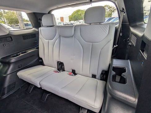 Used 2024 Hyundai Palisade SEL FWD image 12