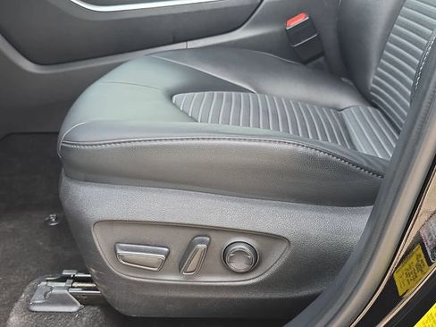 Used 2025 Toyota Highlander XSE image 30