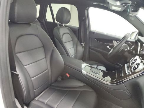 Used 2022 Mercedes-Benz GLC 300 4MATIC image 16