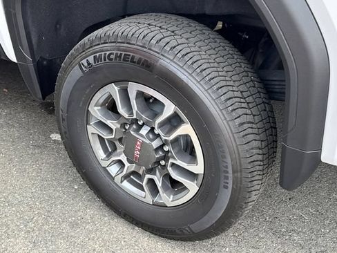 Used 2025 GMC Sierra 2500 SLT AWD/4WD image 4