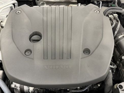 Used 2023 Volvo S60 B5 Plus image 9