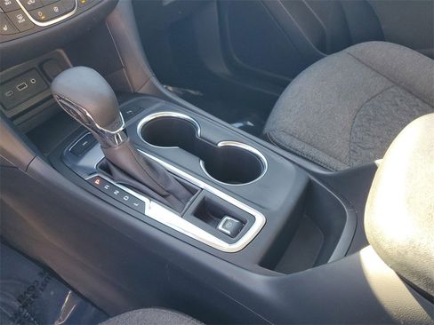 Used 2024 Chevrolet Equinox LT image 19