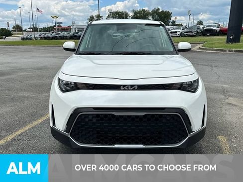 Used 2025 Kia Soul LX w/ LX Technology Package FWD image 2