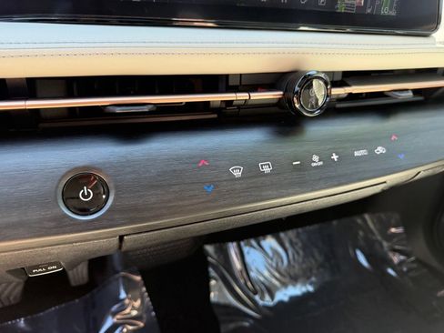 Certified 2023 Nissan Ariya FWD image 20