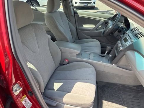 Used 2011 Toyota Camry LE FWD image 10