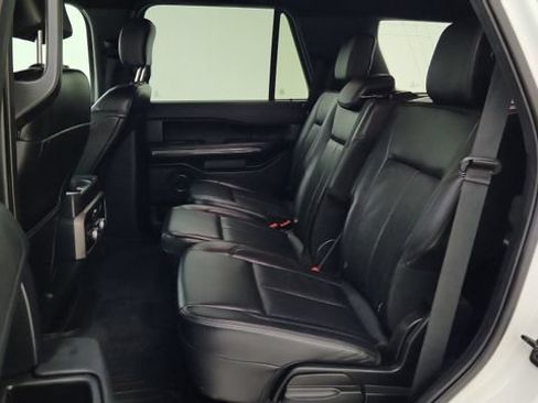 Used 2019 Ford Expedition XLT w/ Equipment Group 201A RWD image 18