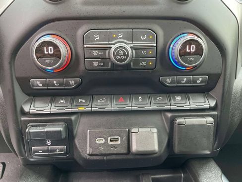 Used 2022 Chevrolet Silverado 1500 LTZ w/ LTZ Premium Package AWD/4WD image 28