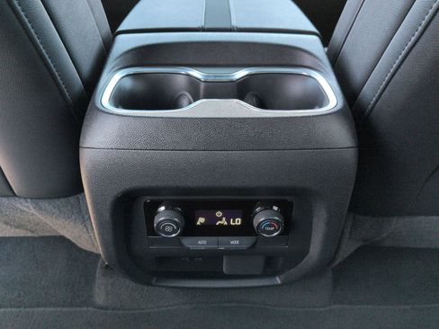 Certified 2025 Chevrolet Traverse Z71 AWD/4WD image 21