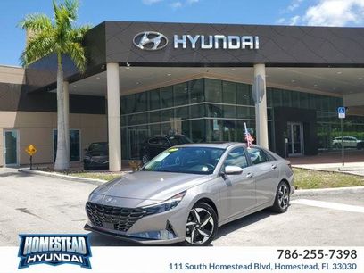 Used 2022 Hyundai Elantra Limited w/ Preferred Accessory Package