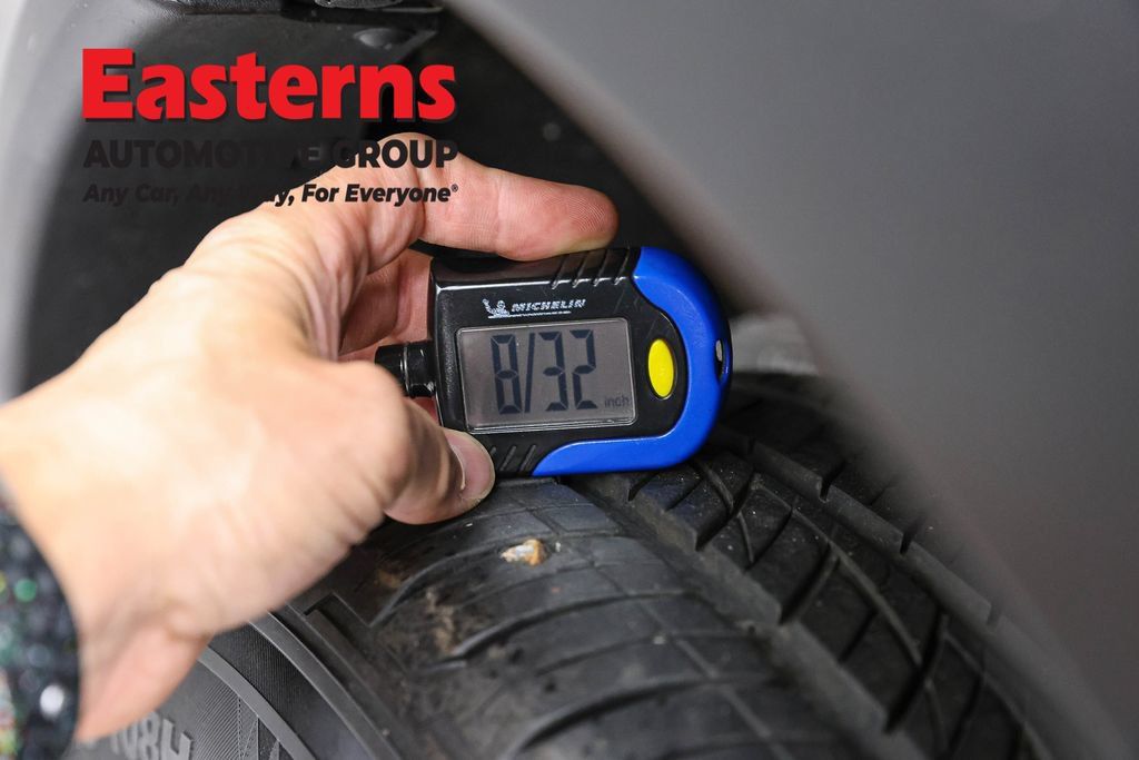 Used 2024 Nissan Pathfinder S AWD/4WD image 30
