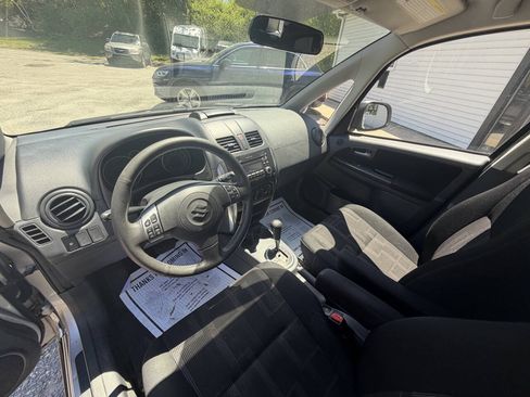 Used 2012 Suzuki SX4 AWD Hatchback image 9