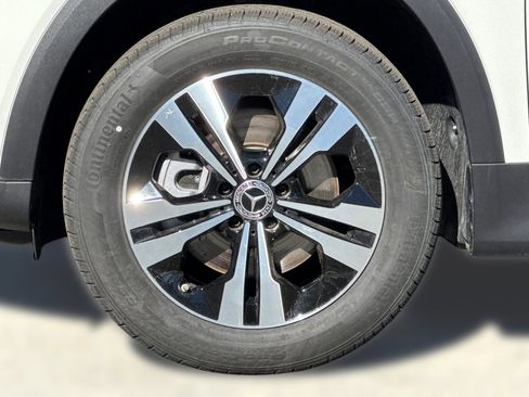 New 2025 Mercedes-Benz GLB 250 4MATIC image 12