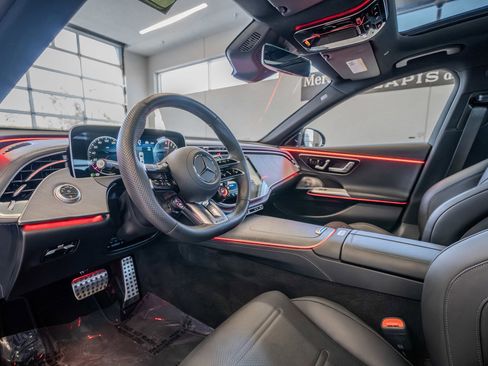 Used 2025 Mercedes-Benz E 53 AMG e 4MATIC Sedan image 6