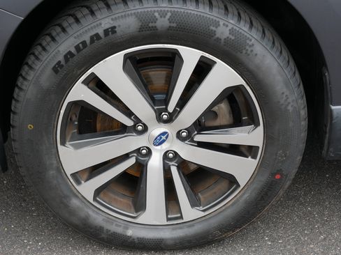 Used 2019 Subaru Outback 3.6R Limited AWD/4WD image 15