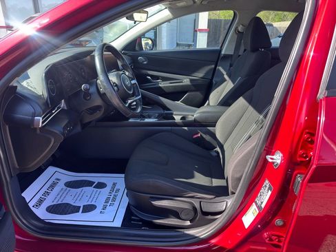 Used 2023 Hyundai Elantra SEL w/ Convenience Package FWD image 14