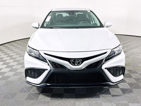 Used 2024 Toyota Camry SE w/ Convenience Package image 8