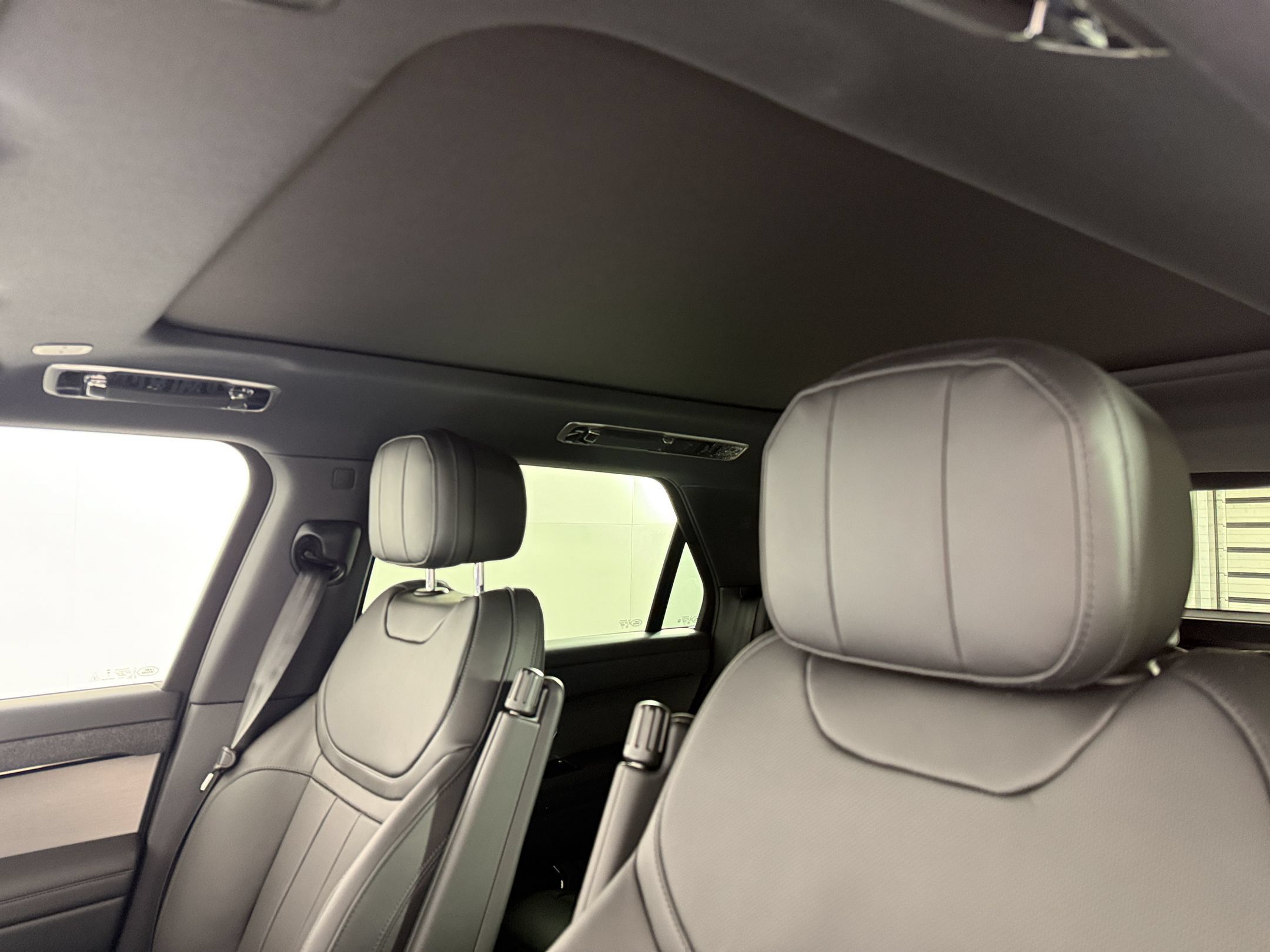 New 2027 Land Rover Range Rover Sport SE AWD/4WD image 23