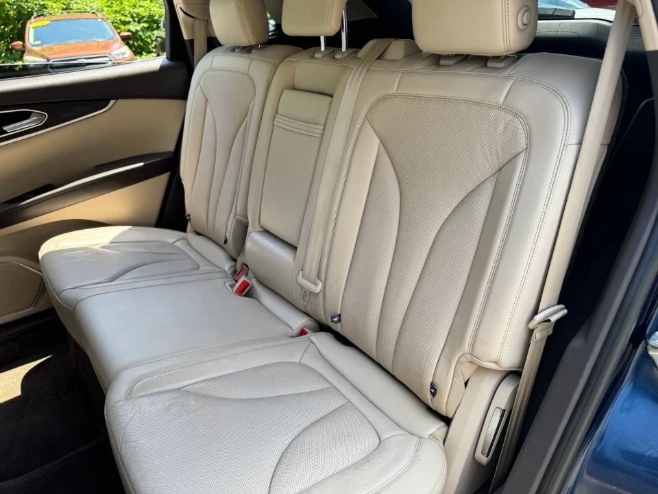 Used 2017 Lincoln MKX Reserve w/ Driver Assistance Package AWD/4WD image 17