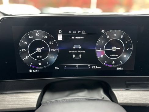 Used 2025 Kia Sportage X-Pro image 5