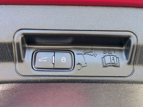 Used 2022 Ford Explorer XLT w/ Equipment Group 202A image 33