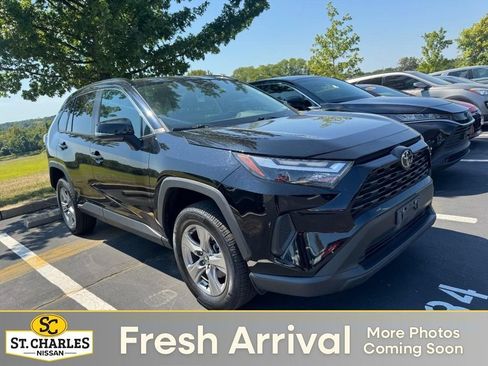 Used 2022 Toyota RAV4 XLE w/ Convenience Package AWD/4WD image 1