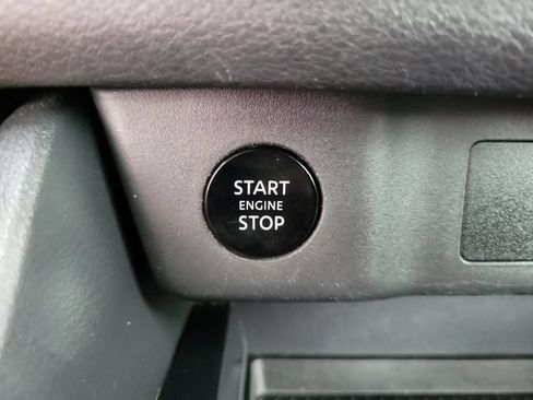 Used 2024 Nissan Rogue SV AWD/4WD image 24
