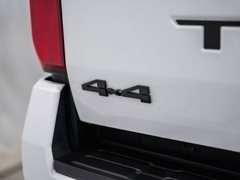 Used 2024 Toyota Tacoma TRD Sport image 7