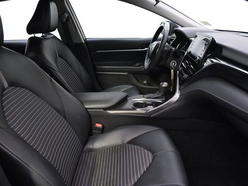 Used 2021 Toyota Camry SE FWD image 14