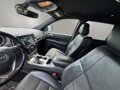 Used 2019 Jeep Grand Cherokee Altitude RWD image 11