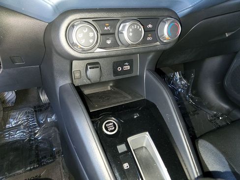 Used 2025 Nissan Versa SV image 20