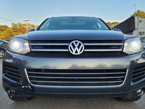Used 2012 Volkswagen Touareg Executive image 4