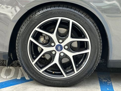 Used 2018 Ford Focus SEL FWD image 24