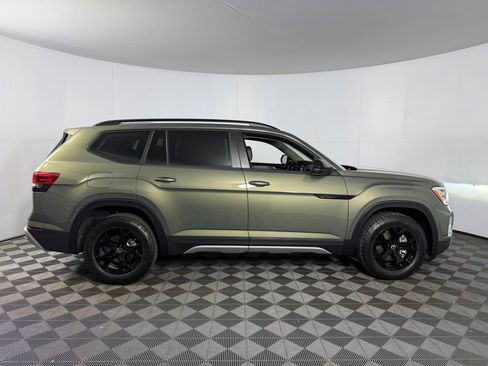 Used 2024 Volkswagen Atlas Peak Edition SE image 4