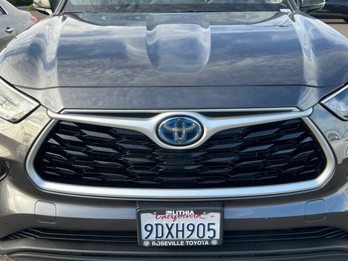 Used 2023 Toyota Highlander LE AWD/4WD image 12