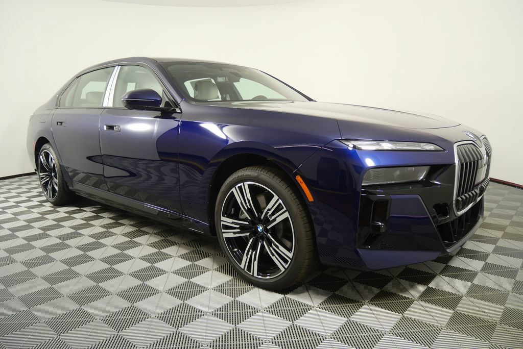 Used 2026 BMW 750e xDrive w/ Executive Package AWD/4WD image 2