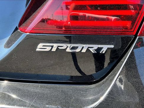 Used 2017 Honda Accord Sport image 7