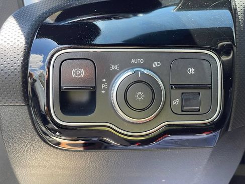 Used 2022 Mercedes-Benz CLA 250 4MATIC image 17