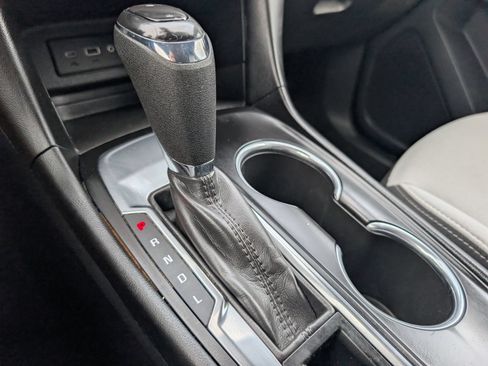 Used 2020 Chevrolet Equinox LT FWD image 25