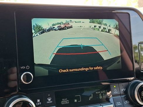 Used 2025 Toyota Highlander LE AWD/4WD image 21