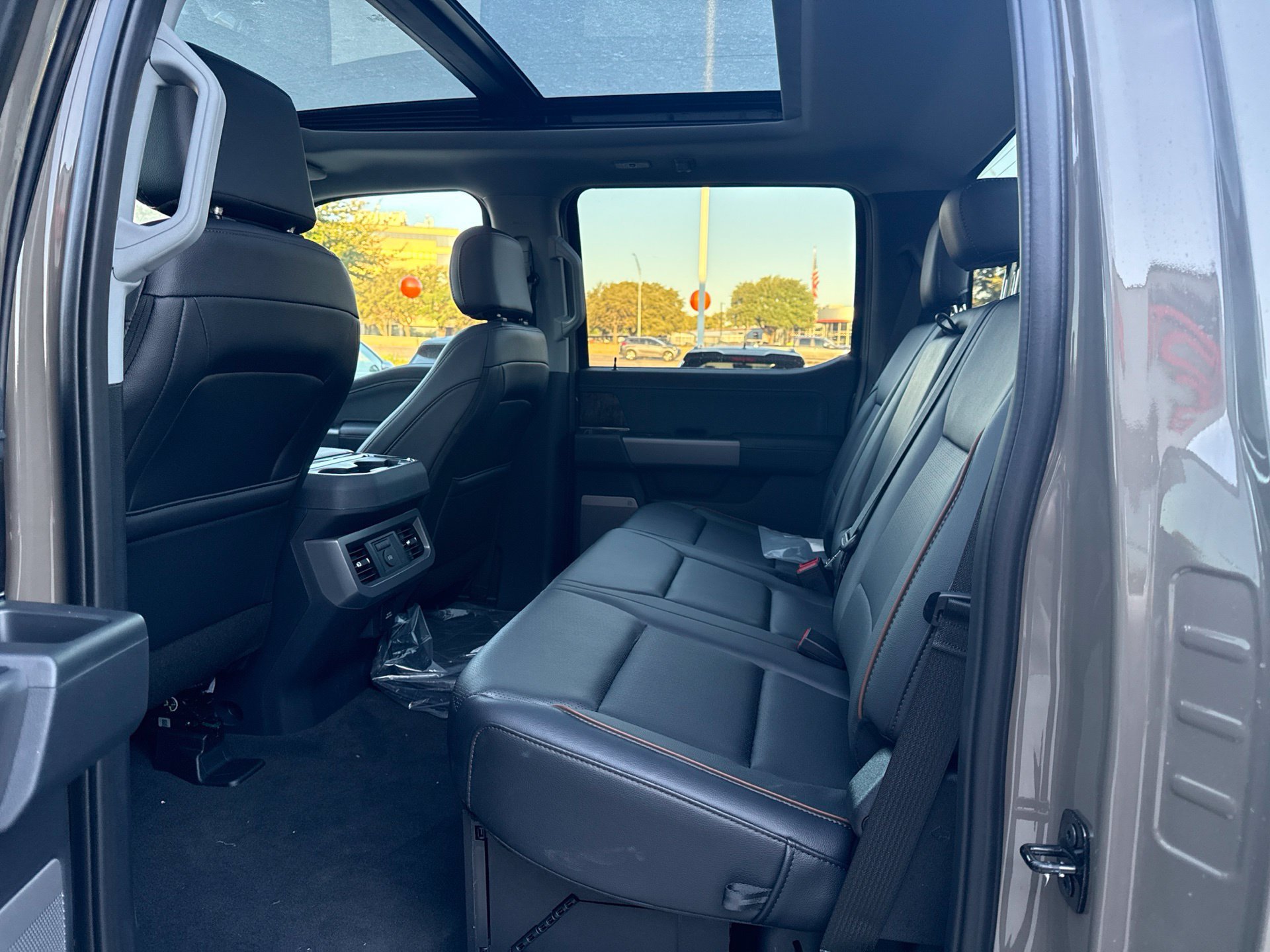 Used 2027 Ford F450 Lariat AWD/4WD image 5